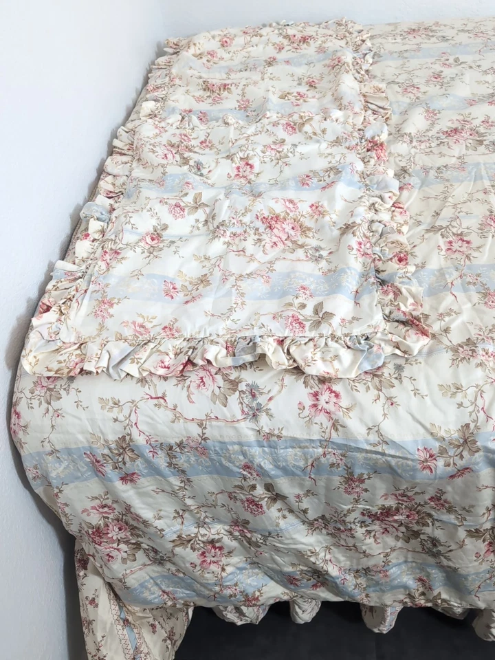 4 Pcs American Living Hillsborough Ralph Lauren Queen Comforter, Shams & Skirt  - Image 4 of 4