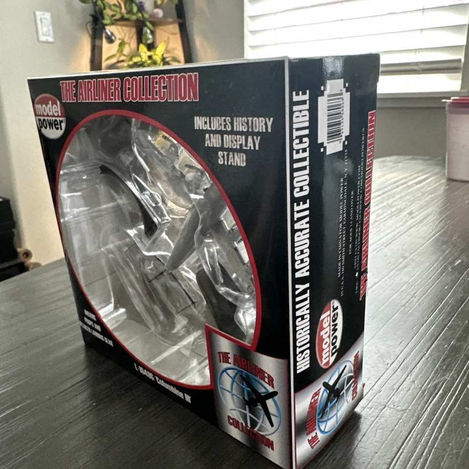 Model Power Airliner Collection Lockheed L1049G COLUMBINE III 1/300 Diecast - Image 2 of 4