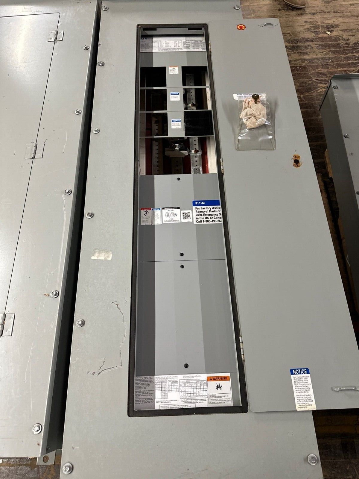 Eaton PRL3A Panelboard 400A 480Y/277V 3PH 4W Main Lug MLO 18 Cir 3R Outdoor Encl