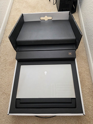 Alienware M15 R2 - i7-9750H, 16GB RAM, 1TB SSD, RTX 2070 MaxQ & GPU Amplifier