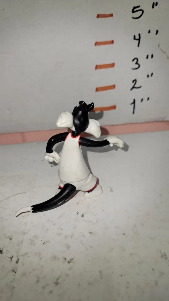 Sylvester : 1996 Space Jam Looney Tunes Playmates Toys Vintage Action Figure - Image 2 of 3