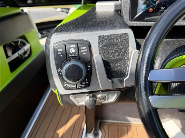 2015 Malibu Wakesetter 23 LSV  Black