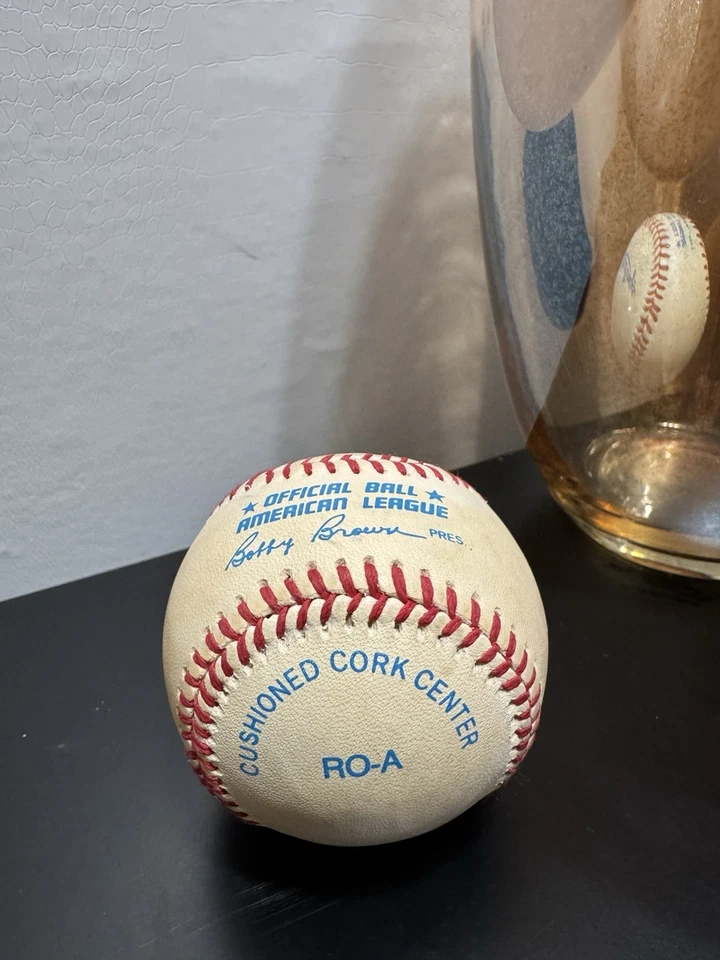 ROBERTO ALOMAR Signed Official MLB Baseball-HALL OF FAME-BLUE JAYS-ORIOLES - Image 2 of 3