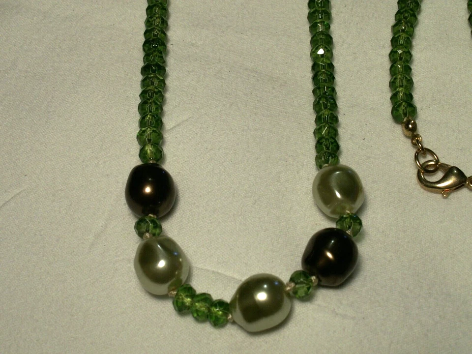 ...NOLEN MILLER...金色,人造珍珠,刻面绿色玻璃珠项链... — 第 2/4 张图片