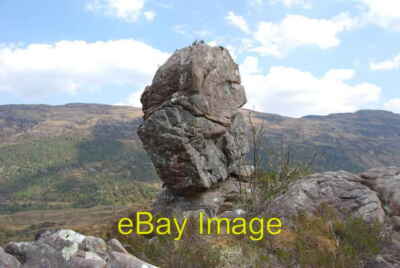 Foto 6x4 Seltsamer featurierter unberechenbarer Felsen Shieldaig\/Sildeag dieser riesige Felsen c2008