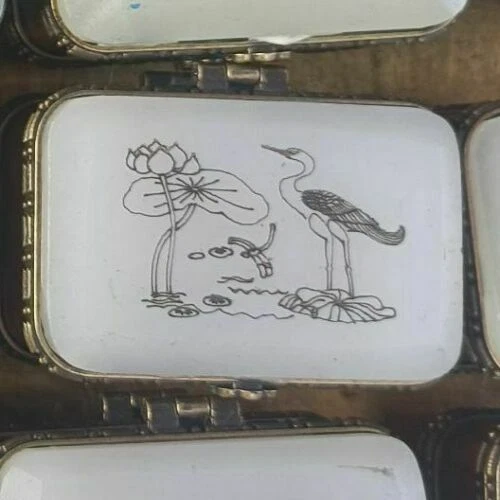 Joyero chino antiguo con incrustaciones de jade flor de loto y pájaro tres abiertos - Foto 2 de 4