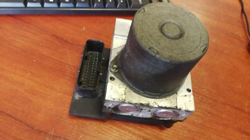 ABS Pumpe und Steuergerät (6758743 / 6768906) - BMW E60 E61 5er