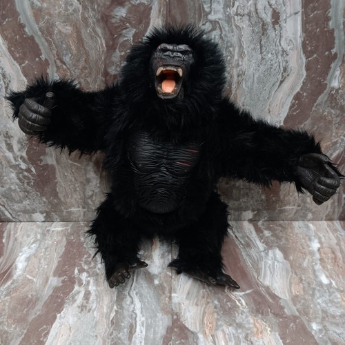 Playmates KONG The 8th Wonder of the World Roaring King Kong Figure 2005 Works