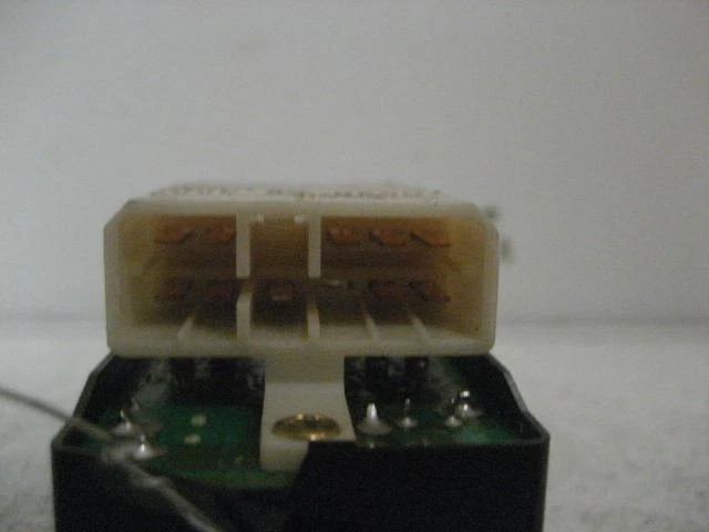 WINDOW SWITCH Mazda 626 1994 94 53559 - Image 2 of 4