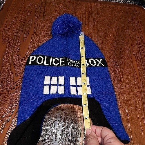 Juniors or Womens 1 Size Doctor Who Winter Hat Blue Police Call Box Design - Picture 7 of 7