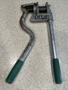 Greenlee 710 Metal Stud Punch Knockout Tool 1-11/32" Hole Size