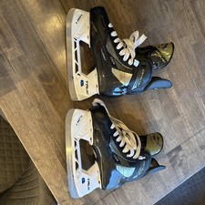 True Catalyst 9 Eishockey Schlittschuhe Junior Größe 3 R (0123-8220)