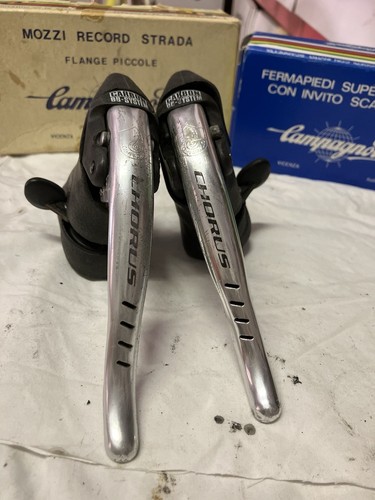 VGC - CAMPAGNOLO Chorus 8 speed - Shifter/Brake Levers - ERGOPOWER Com