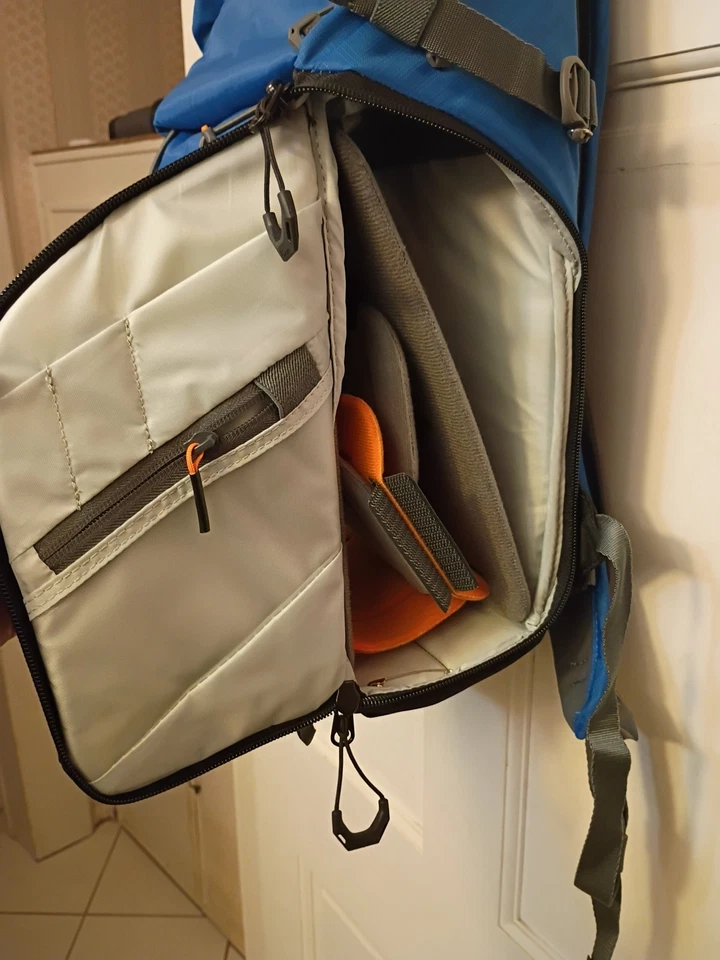 Lowepro Photo Active BP 200 AW Backpack Blue & Black - Image 4 of 4