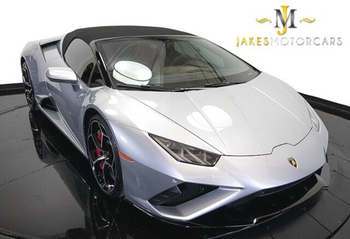 2023 Lamborghini Huracan EVO Spyder *ONLY 1700 MILES* *1-OWNER* - Picture 16 of 24