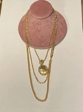 STACKED LAYERED FANCY PATTERN CHAIN SCALLOPED SHINY FLORETINE MEDALLION NECKLACE