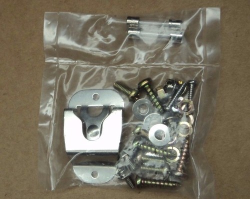 ICOM Heavy Duty Microphone Clip W/ Radio Mounting screws & bolts 20A Fuse - NEW - Afbeelding 2 van 9