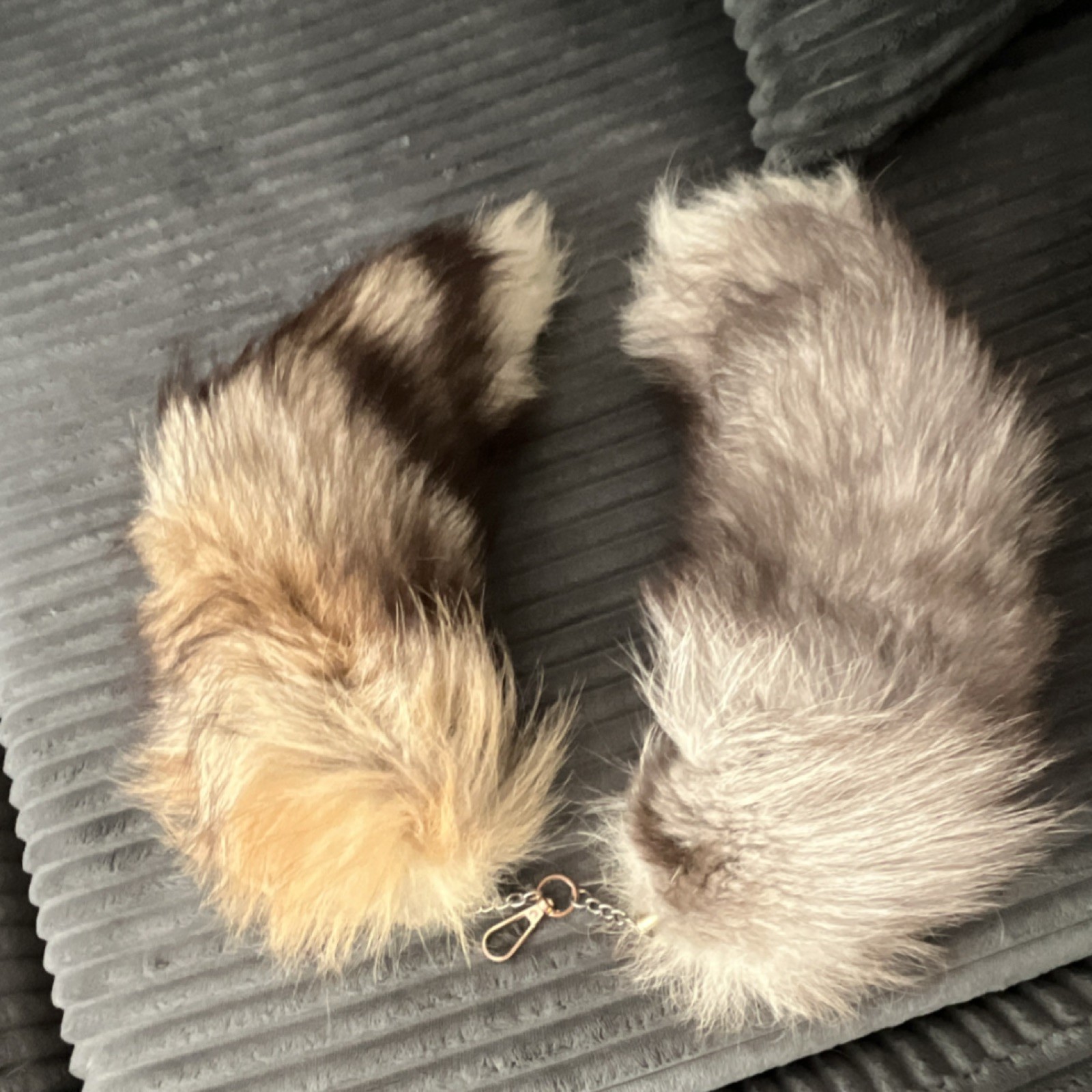 Faux Fur Animal Tail Keychain with Carabiner Clip, Brown Gray