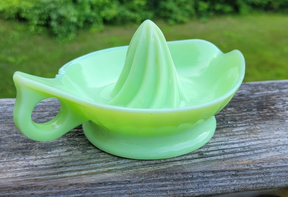 EXPRIMIDOR/ESCARIADOR VINTAGE DE VIDRIO VERDE JADITA 7" -- CHIP Foto 2 de 4