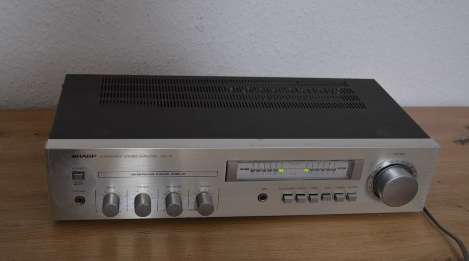 SHARP Integrated Stereo Amplifier SM-30
