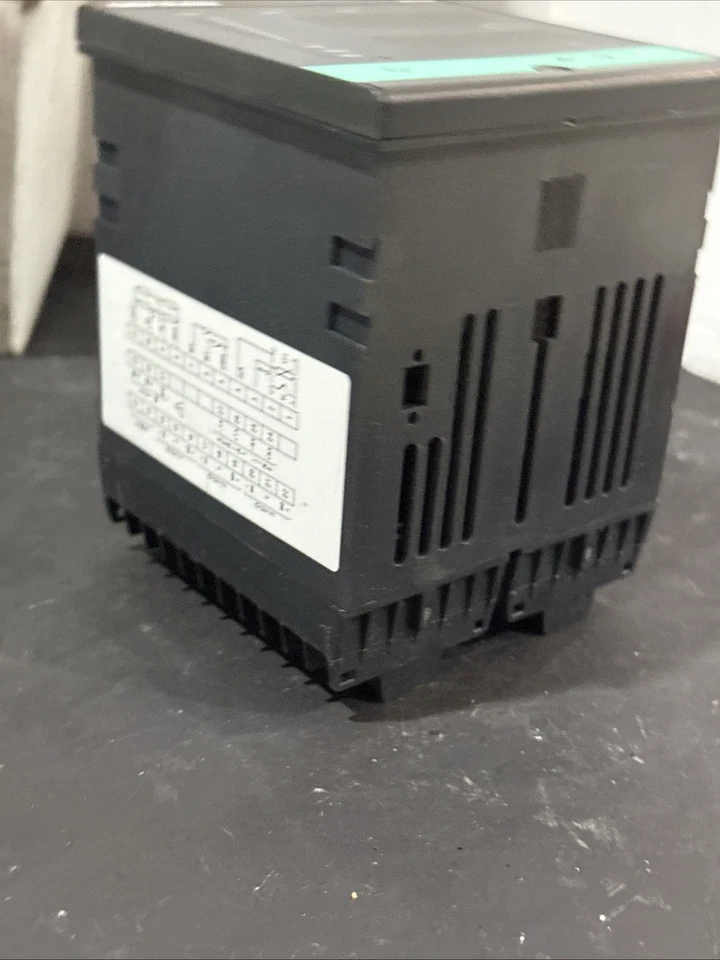 Controlador de temperatura Gefran GP50 SN 03466196 NOS Foto 3 de 4