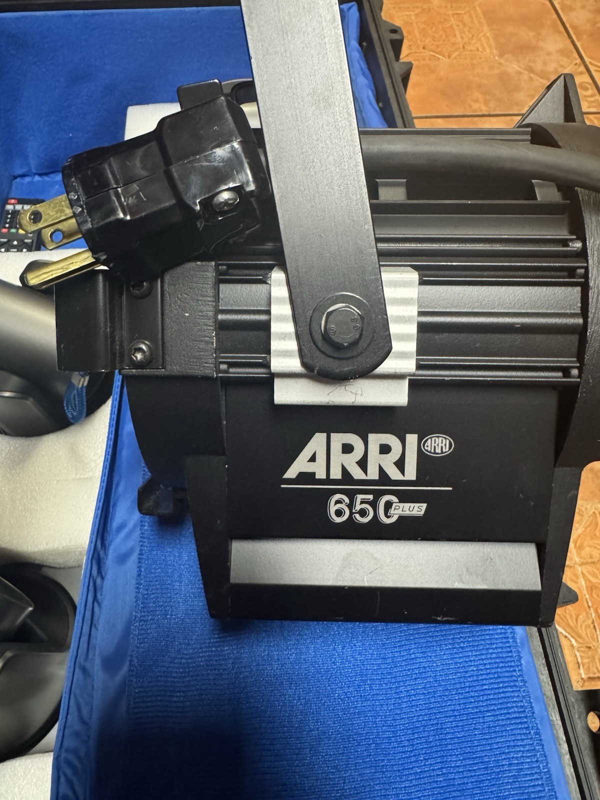 ARRI 650 Plus Tungsten Fresnel Light L1.79405.A-131692, Used