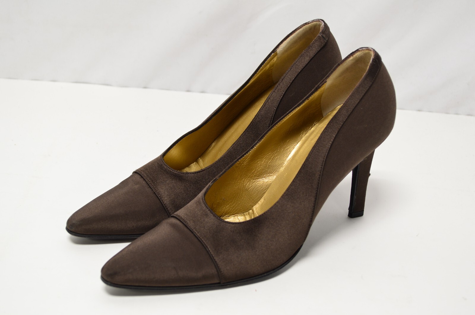 Yves Saint Laurent tacchi marroni in raso taglia 8N