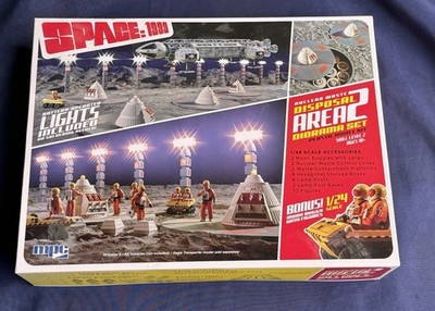 MPC Space:1999 - Nuclear waste disposal area 2 diorama set Kit 1:24 Open Box