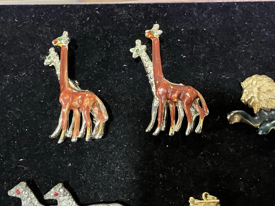 Lot of Assorted Animal Pins: One Beautiful Lion Pin Made by Anne Klein - Image 3 of 4