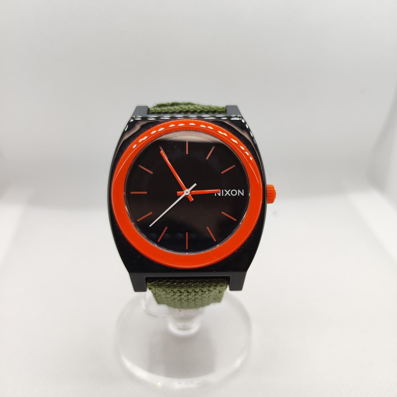 Nixon The Time Teller P Quartz Watch with Stylish Design  