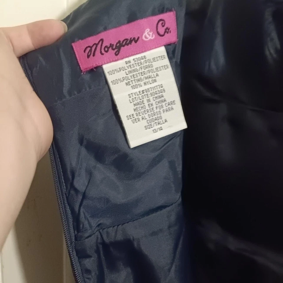 Petite Teens/Womens Formal Event Dress - Image 3 of 4