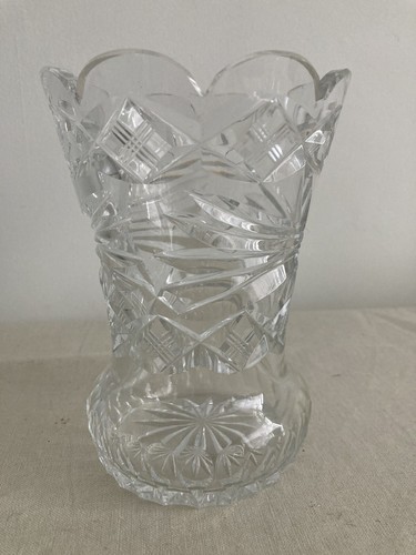 Stunning Vintage Heavyweight Cut Crystal Glass Vase - Picture 2 of 4