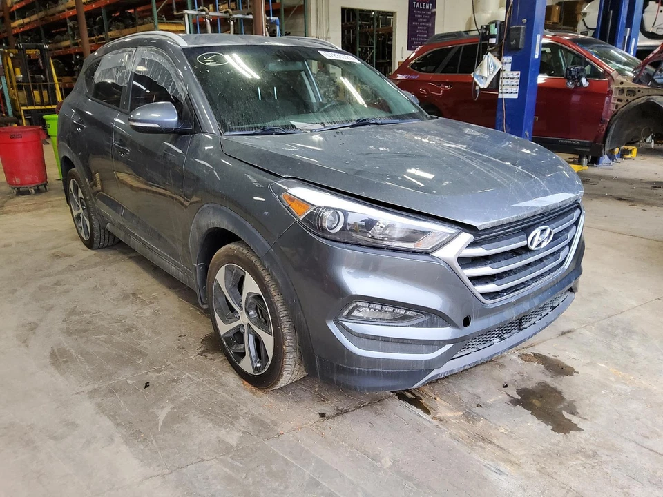 Espejo retrovisor interior delantero central usado se adapta a: Hyundai Tucson 2016 centavo delantero Foto 2 de 4