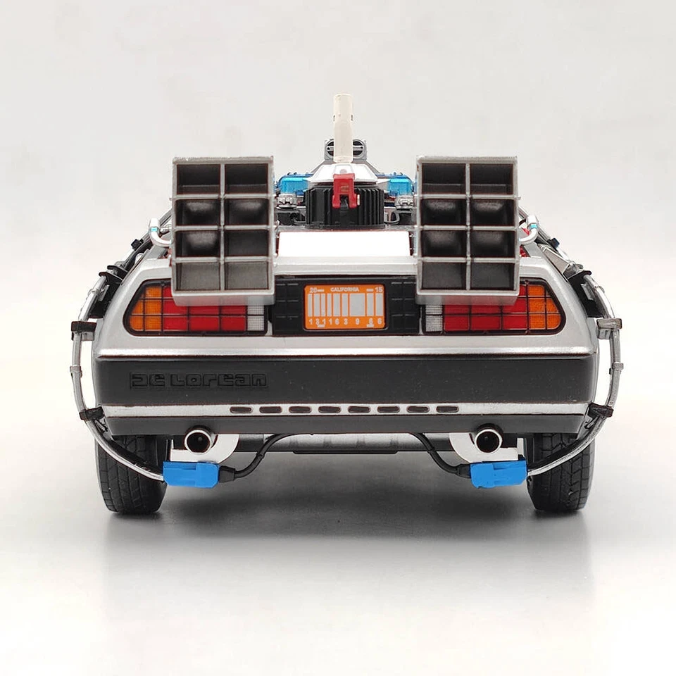 HW 1/18 Delorean BCJ97 Elite Back To The Future Time Machine Ultimate Edition - Image 4 of 4