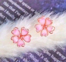 PRETTY IN PINK FLOWER STUD EARRINGS NEW 