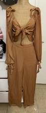 Women`s 2 piece dress pants & long sleeve tie front top size size M NWOT 