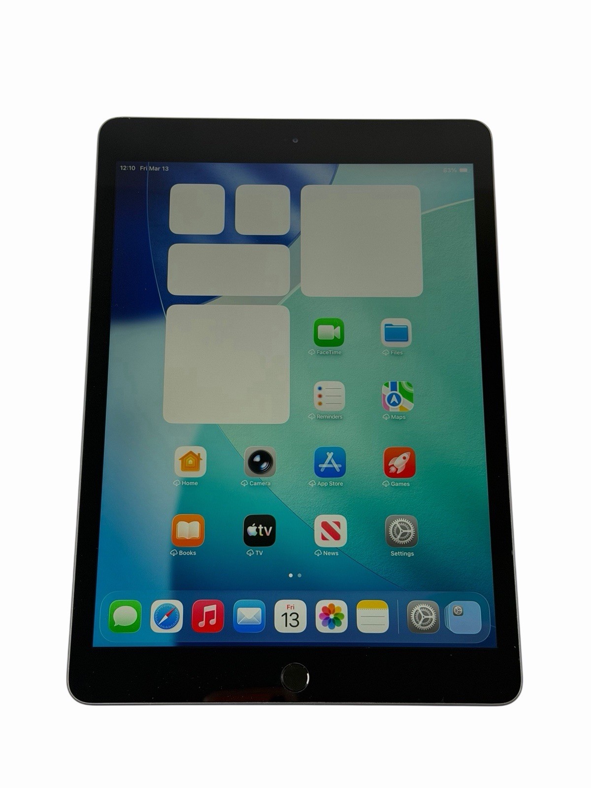 Apple iPad 8th generation 32GB 10.2”  Space Gray A2270 / MYL92LL/A