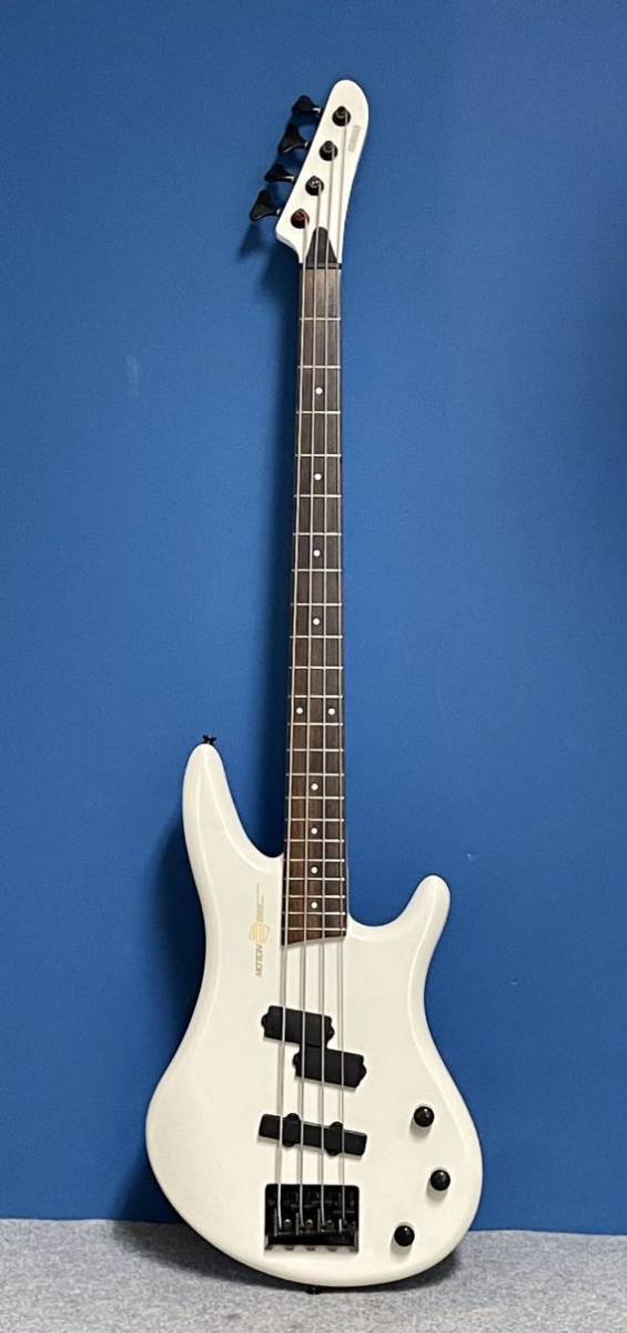 Yamaha MB IIIR, Motion B Bass, 1989, White, Rare Model used Yamaha MB IIIR, Motion B Bass, 1989, White, Rare Model used