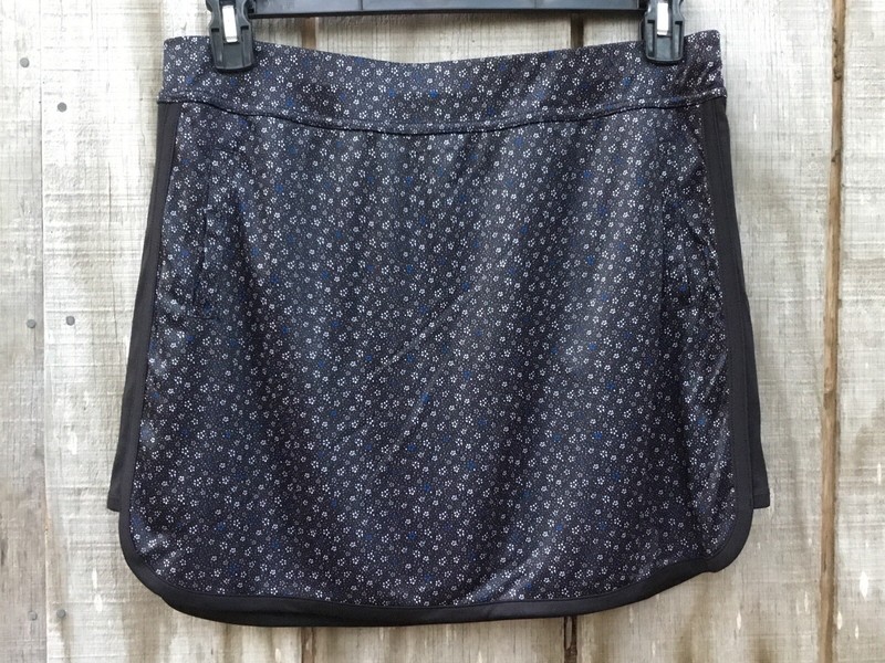 New Women’s PGA Caviar Black Floral Print UPF 50 Golf Skort Size L