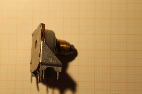 RFT Poti Potentiometer TGL 9100 635.2012.2 4,7K1 Welle 6x12mm D 0,2W 450V #ZH02 - Picture 4 of 6
