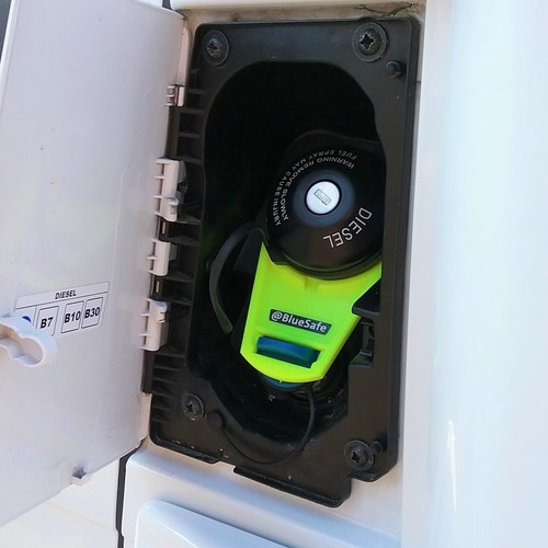 AdBlue Tankdeckel Sicherung Tanksicherung für Fahrzeuge Boxer Jumper Ducato  - Bild 1 von 21