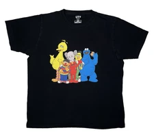 KAWS x Sesame Street Uniqlo UT Shirt Mens L Black Elmo Cookie Big Bird