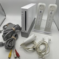 Nintendo Wii Console Complete with Wiimotes And Nunchucks Tested  Working READ