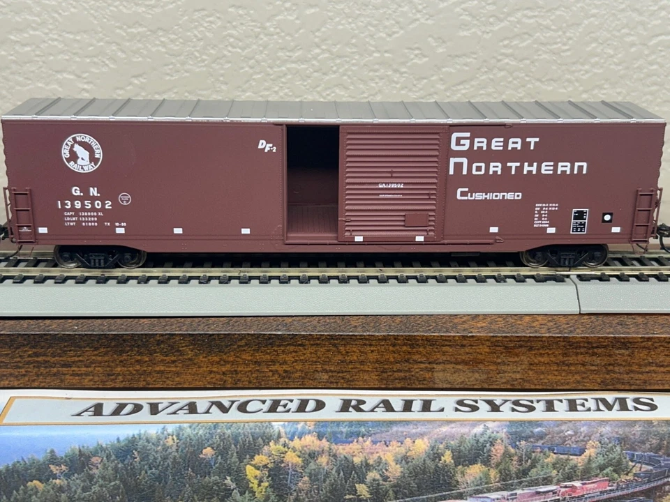 GREAT NORTHERN 60ft AUTO PARTS BOXCAR - SLIDING DOORS ETCHED-METAL HO Scale NEW - Image 2 of 4