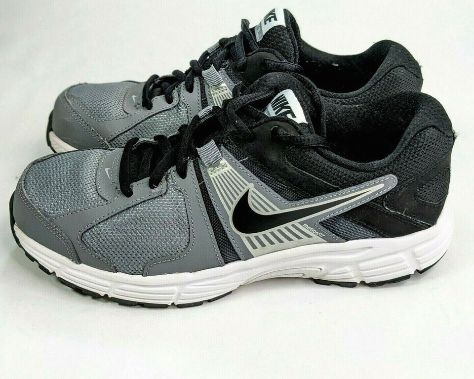 Nike Dart 10 Running Shoes Youth Size 5.5Y, Womens 7, Sky Walker, Gray