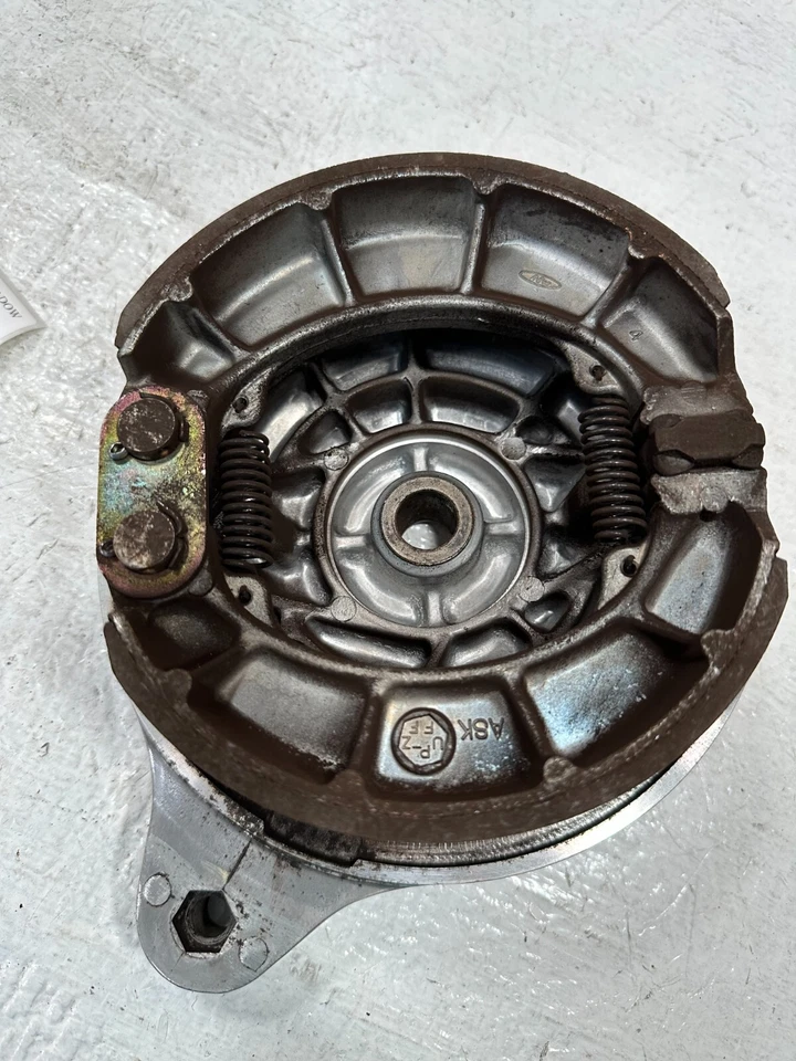 Buje y pastillas de freno trasero Honda Shadow VLX600 99-08 Foto 3 de 4