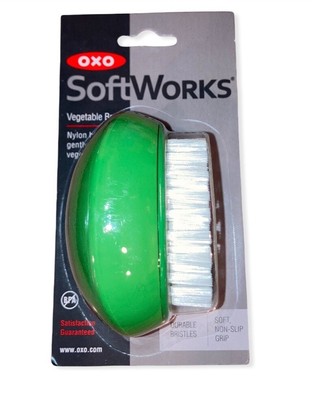 KITCHEN OXO Softworks Vegetable Brush Green