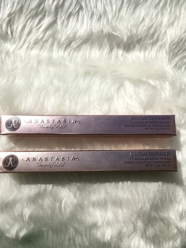 Lápiz de cejas triangular Anastasia Beverly Hills 100 % calidad Foto 2 de 3