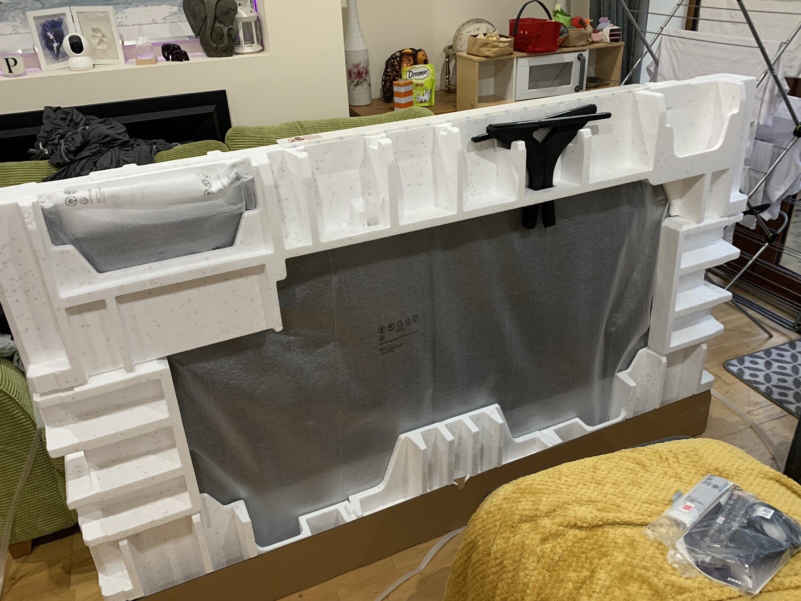 Samsung 75” Smart 4k UHD HDR LED TV. SPARES OR REPAIR. eBay