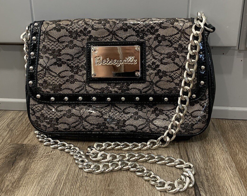 Betseyville by BETSEY JOHNSONポーチ付きハンドバッグ Betsey johnson 